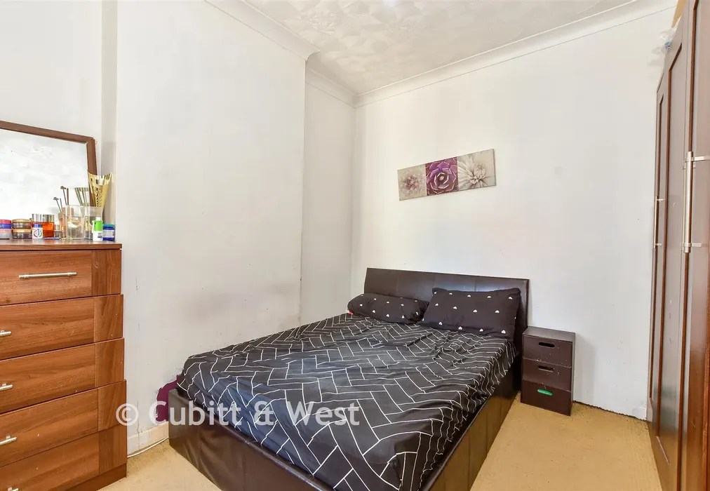 Bedroom 2 - Powerscourt Road, North End, Portsmouth, Hampshire - Wards of Kent