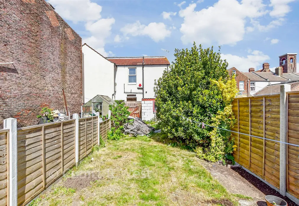 Rear Garden - Powerscourt Road, North End, Portsmouth, Hampshire - Wards of Kent