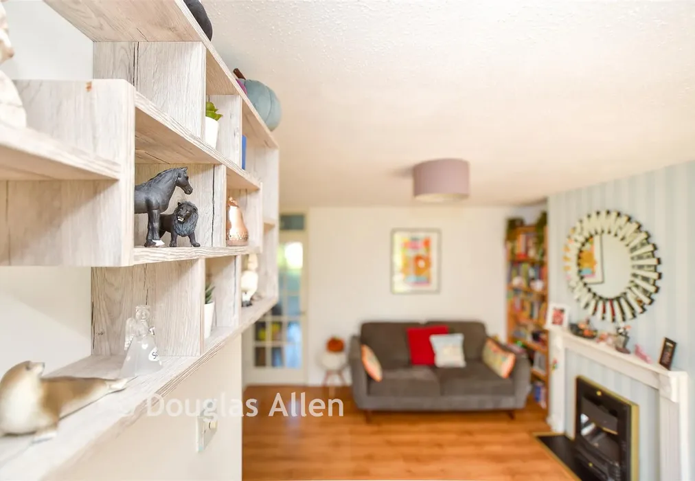 Internal Lifestyle Photograph - Cowdray Way, Hornchurch, Essex - Wards of Kent