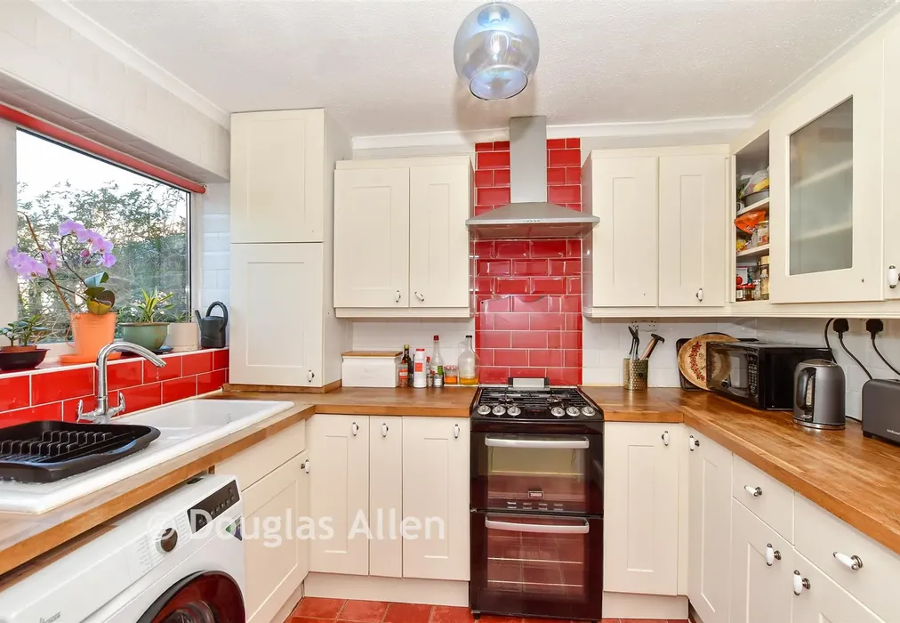 Kitchen - Cowdray Way, Hornchurch, Essex - Wards of Kent