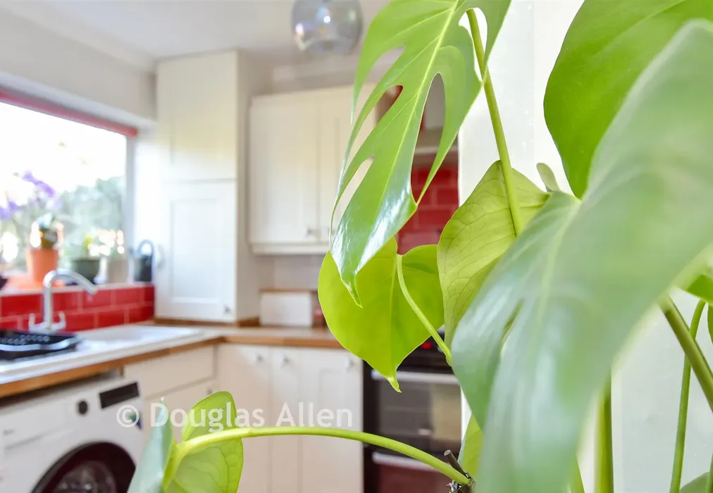 Internal Lifestyle Photograph - Cowdray Way, Hornchurch, Essex - Wards of Kent