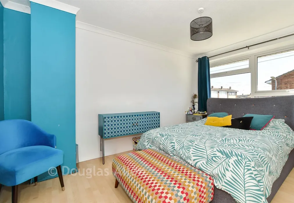Bedroom 1 - Cowdray Way, Hornchurch, Essex - Wards of Kent