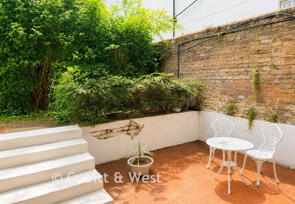 Rear Garden - South Terrace, Littlehampton, West Sussex - Wards of Kent
