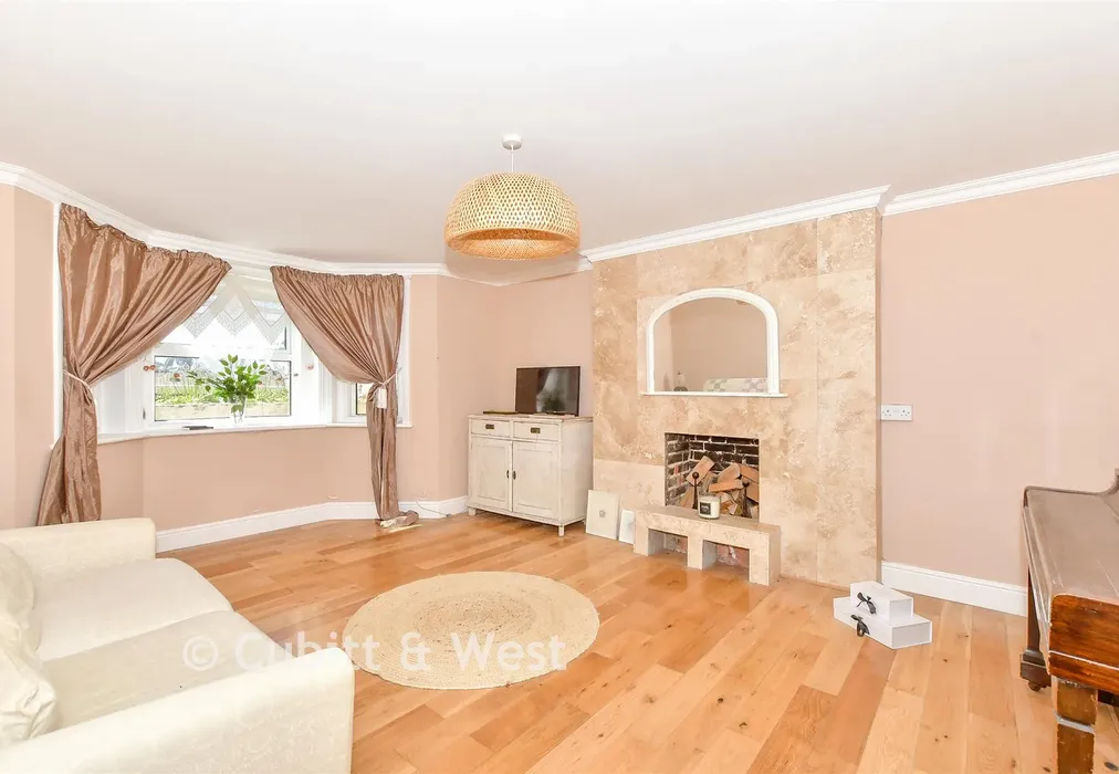 Lounge - South Terrace, Littlehampton, West Sussex - Wards of Kent
