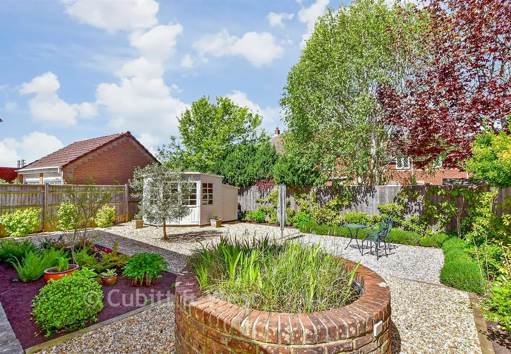 Rear Garden - Toddington Park, Littlehampton, West Sussex - Wards of Kent