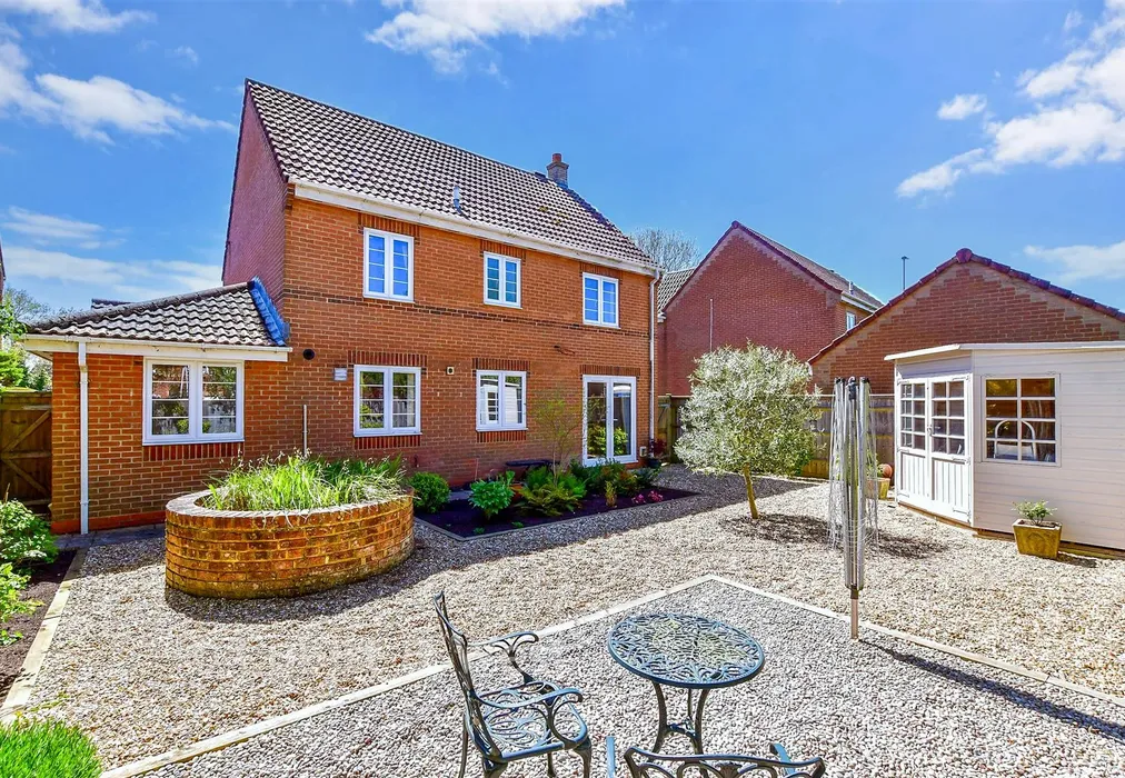 Rear Garden - Toddington Park, Littlehampton, West Sussex - Wards of Kent