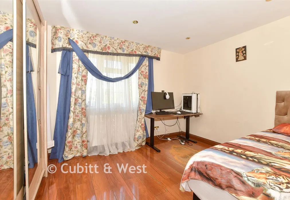 Bedroom 3 - London Road, Sayers Common, West Sussex - Wards of Kent