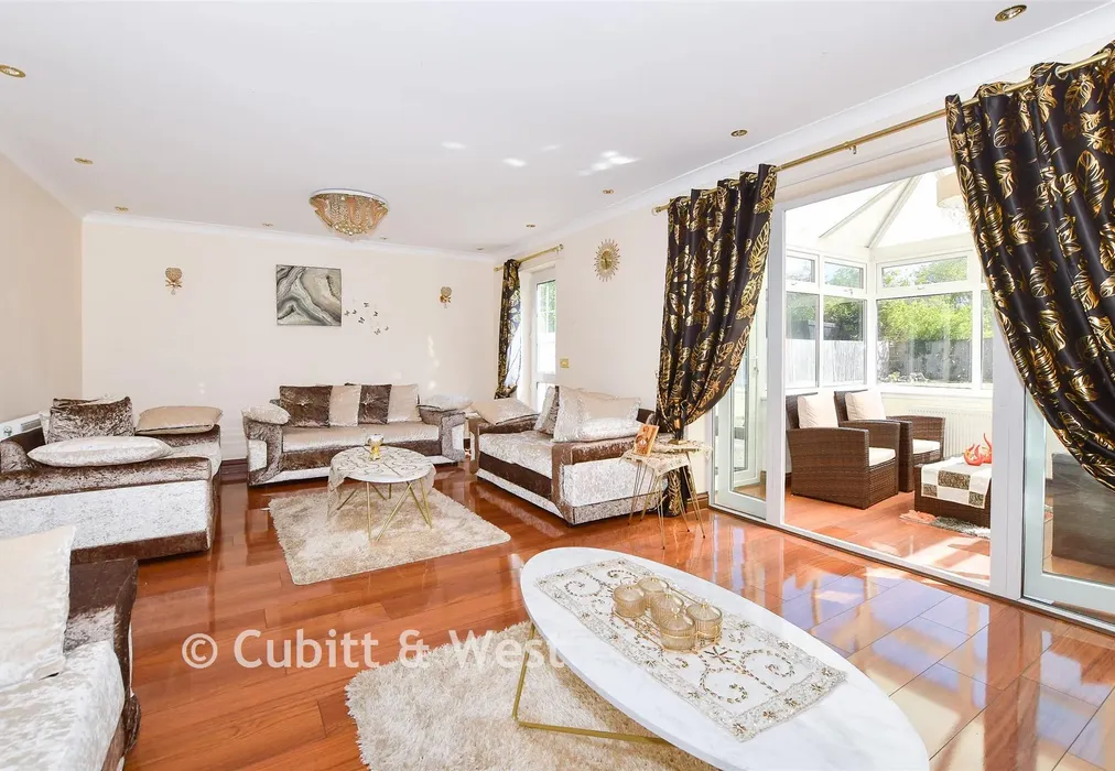 Lounge - London Road, Sayers Common, West Sussex - Wards of Kent