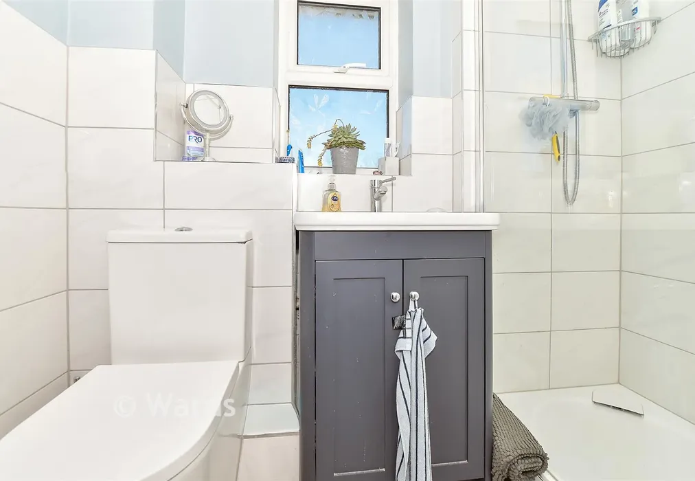 Shower Room - Yeoman Gardens, Paddock Wood, Tonbridge, Kent - Wards of Kent
