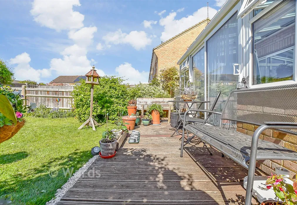 Patio / Decking - Yeoman Gardens, Paddock Wood, Tonbridge, Kent - Wards of Kent