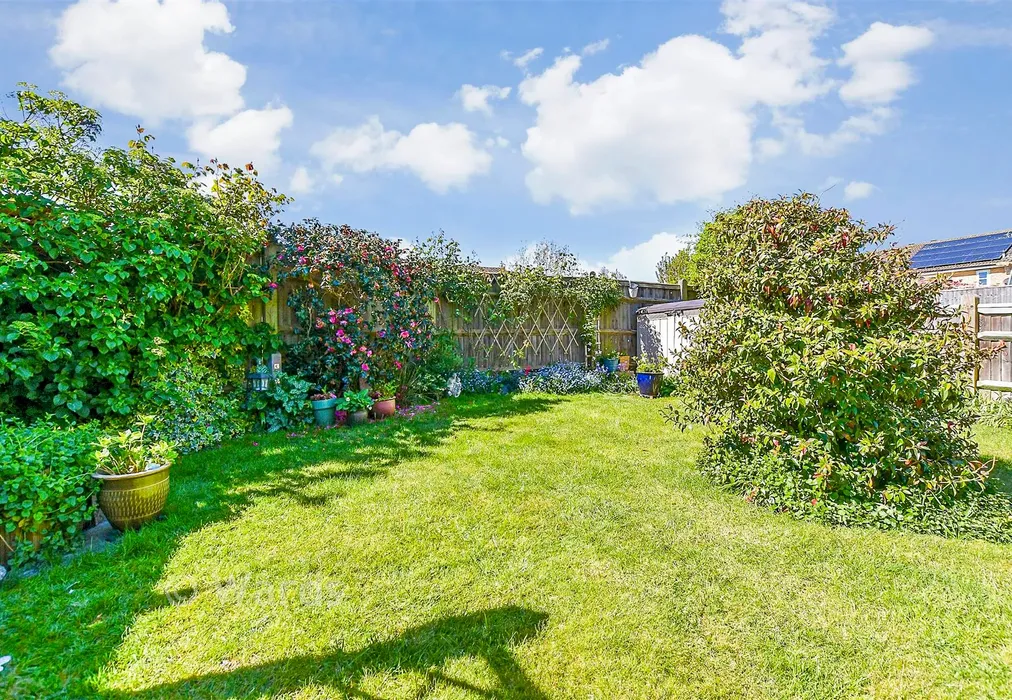 Rear Garden - Yeoman Gardens, Paddock Wood, Tonbridge, Kent - Wards of Kent