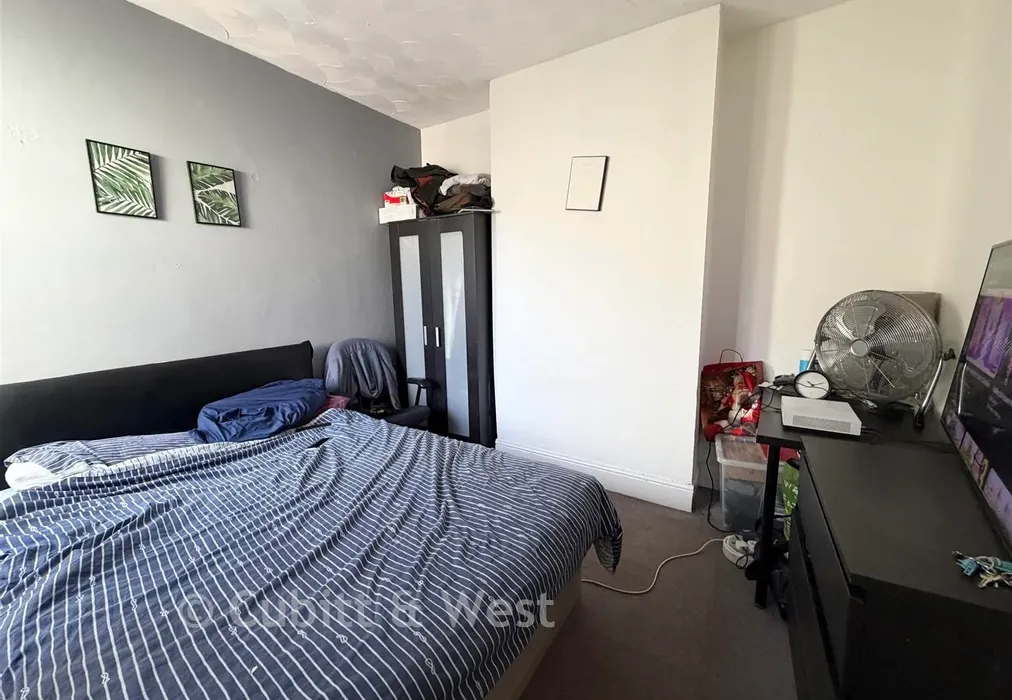Bedroom 2 - New Road East, Portsmouth, Hampshire - Wards of Kent