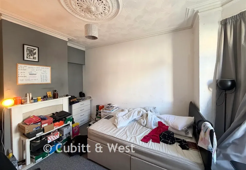 Bedroom 3 - New Road East, Portsmouth, Hampshire - Wards of Kent