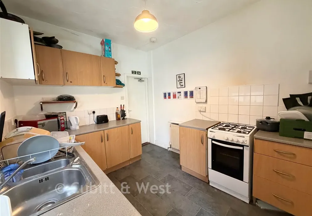 Kitchen - New Road East, Portsmouth, Hampshire - Wards of Kent