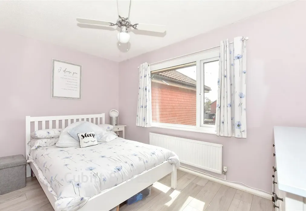 Bedroom 1 - George Street, Portsmouth, Hampshire - Wards of Kent