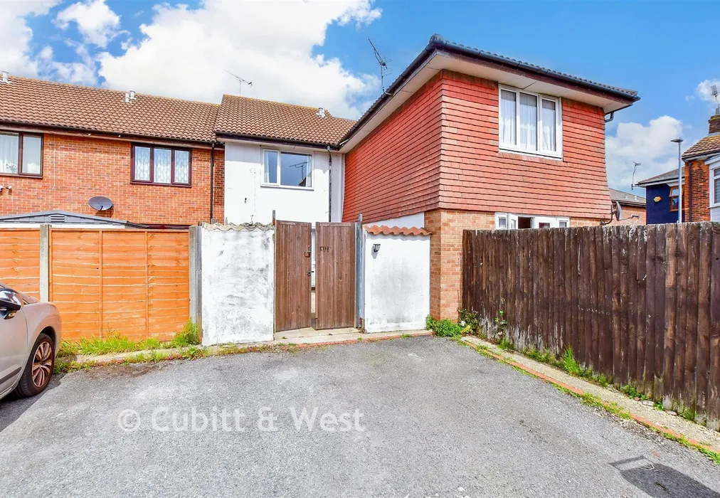 External Lifestyle Photograph - George Street, Portsmouth, Hampshire - Wards of Kent