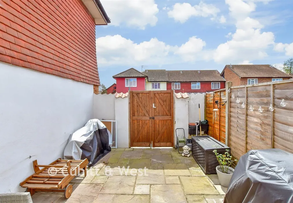 Rear Garden - George Street, Portsmouth, Hampshire - Wards of Kent