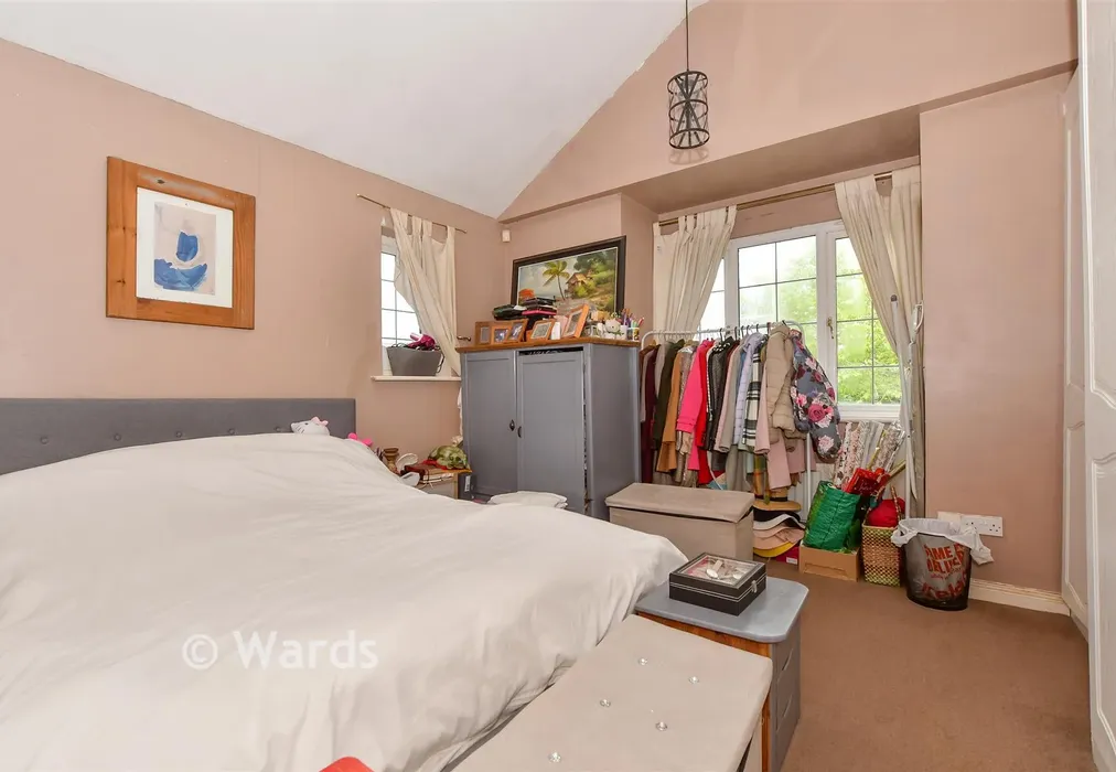 Bedroom 1 - Harrow Way, Kingsnorth, Ashford, Kent - Wards of Kent