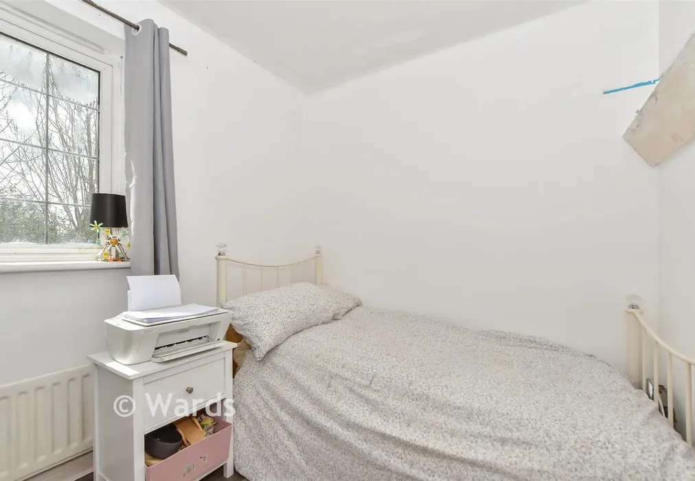 Bedroom 4 - Harrow Way, Kingsnorth, Ashford, Kent - Wards of Kent