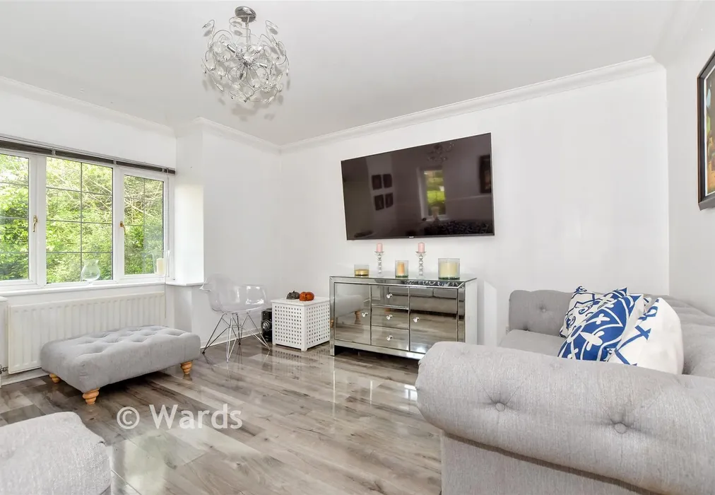 Lounge - Harrow Way, Kingsnorth, Ashford, Kent - Wards of Kent
