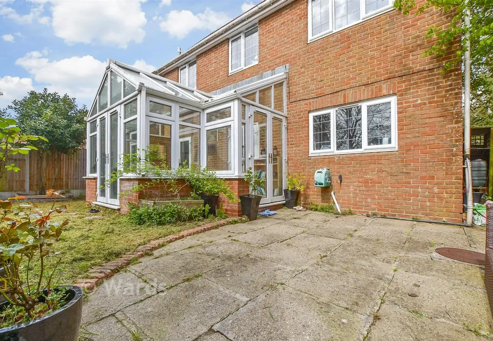 Patio / Decking - Harrow Way, Kingsnorth, Ashford, Kent - Wards of Kent