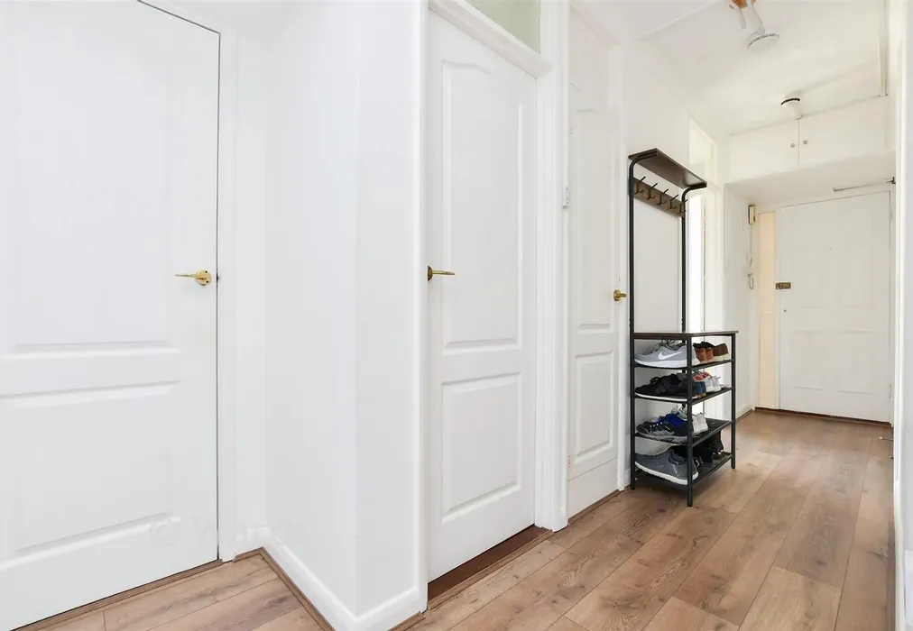 Hallway - Gainsboro Road, Birchington, Kent - Wards of Kent