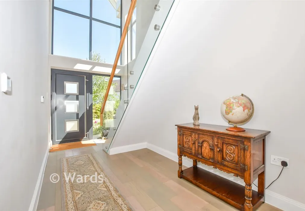 Internal Lifestyle Photograph - Warmlake Orchard, Sutton Valence, Kent - Wards of Kent