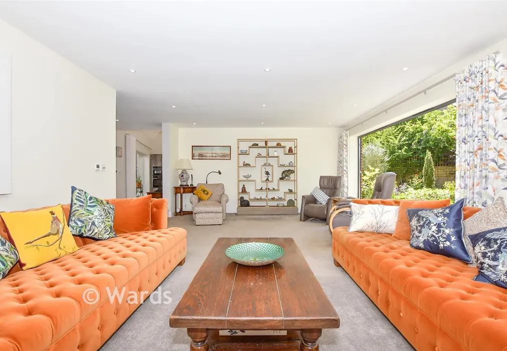Lounge - Warmlake Orchard, Sutton Valence, Kent - Wards of Kent