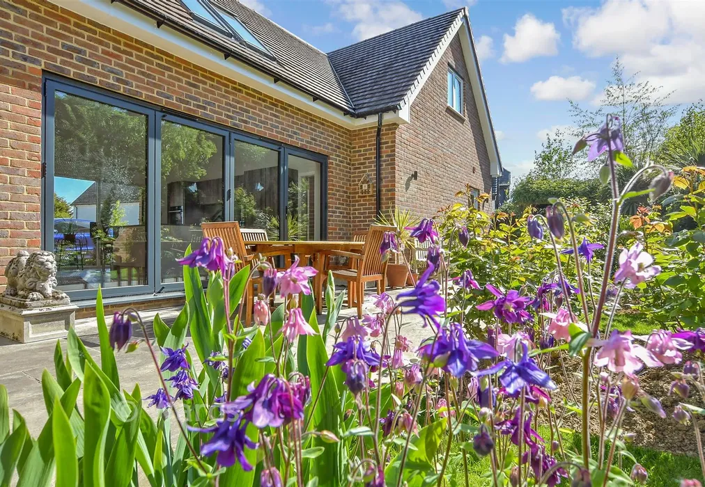 External Lifestyle Photograph - Warmlake Orchard, Sutton Valence, Kent - Wards of Kent