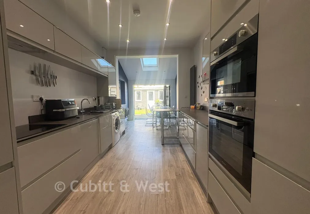 Kitchen - Alverstone Road, Southsea, Hampshire - Wards of Kent