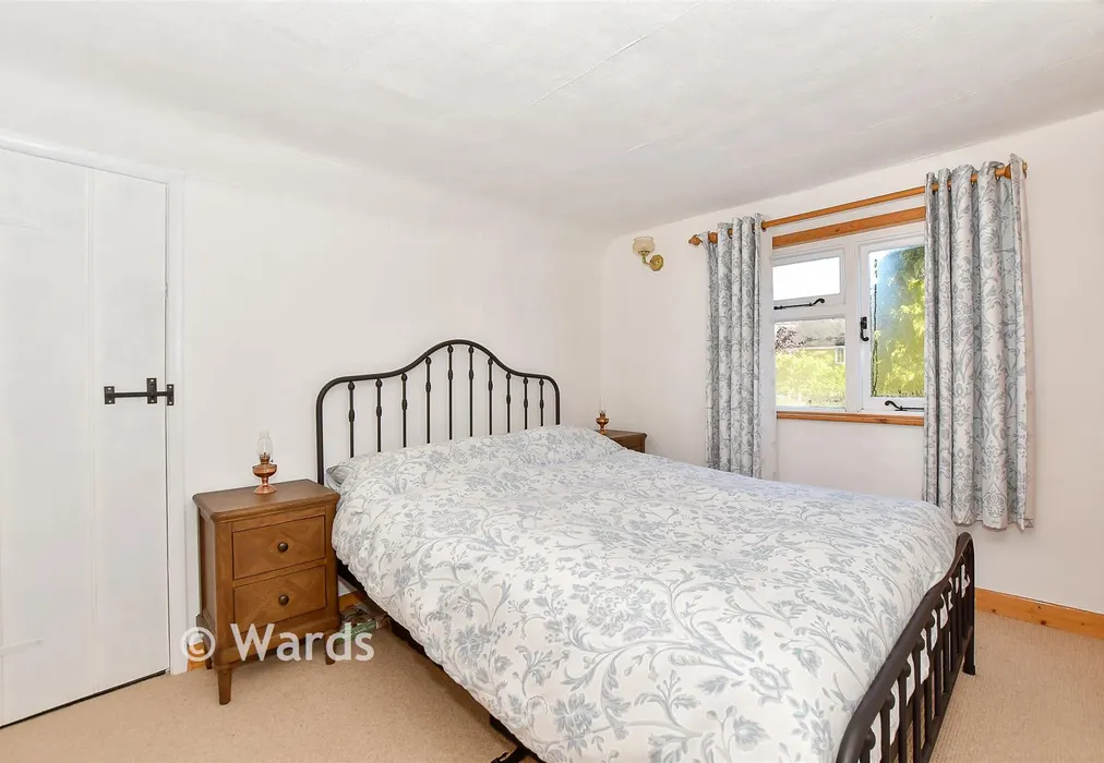 Bedroom 2 - West End, Marden, Kent - Wards of Kent