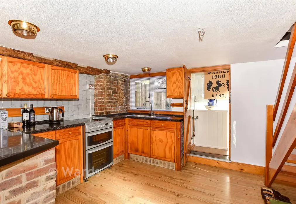 Kitchen - West End, Marden, Kent - Wards of Kent