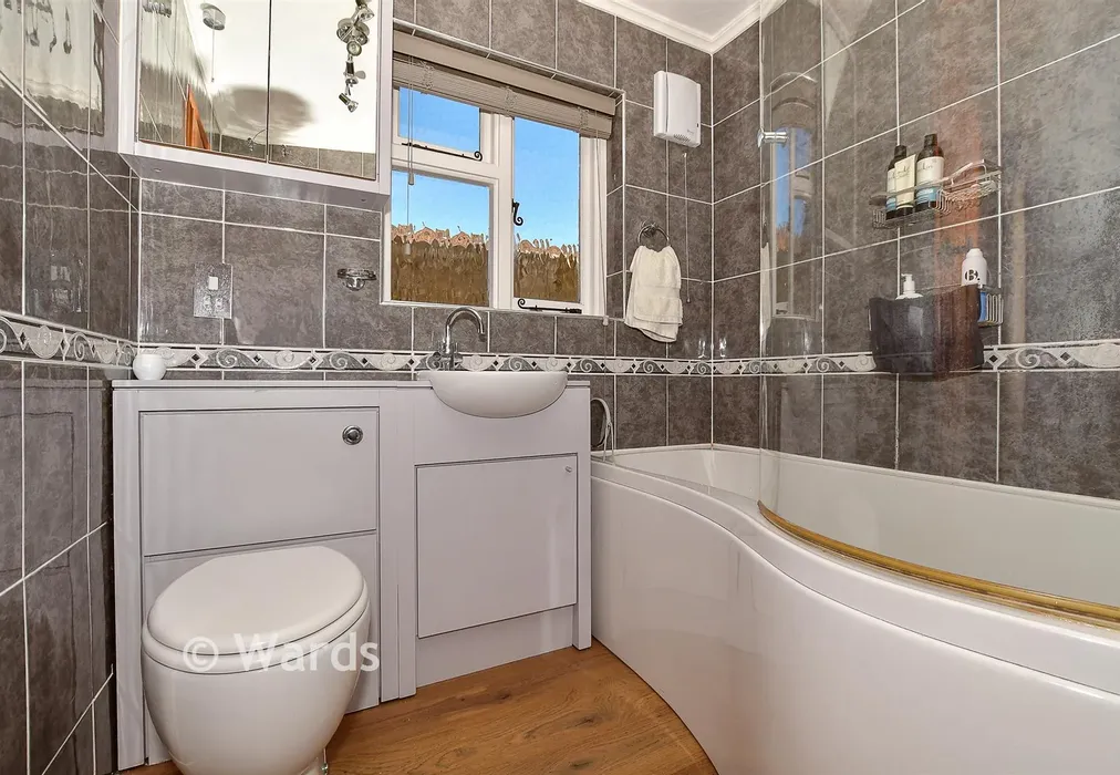Bathroom - West End, Marden, Kent - Wards of Kent