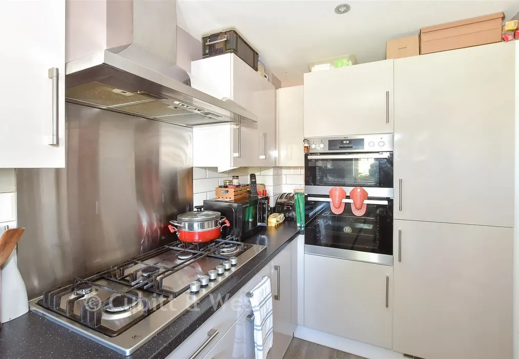 Kitchen - Smith Road, Broadbridge Heath, West Sussex - Wards of Kent