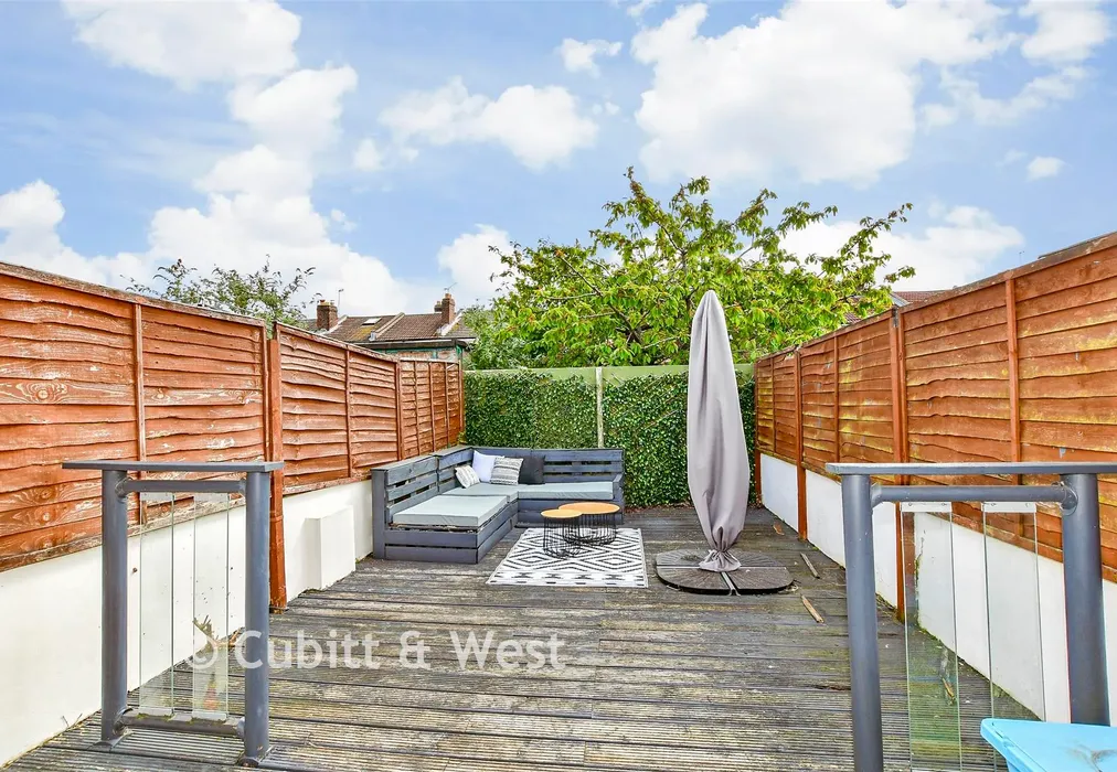 Rear Garden - Emsworth Road, Portsmouth, Hampshire - Wards of Kent