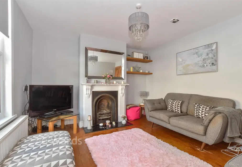Lounge - St. John's Road, Faversham, Kent - Wards of Kent
