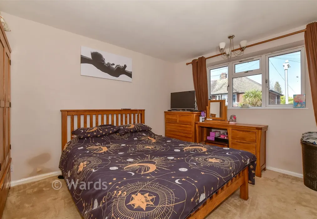 Bedroom 1 - Whitehall Bridge Road, Canterbury, Kent - Wards of Kent