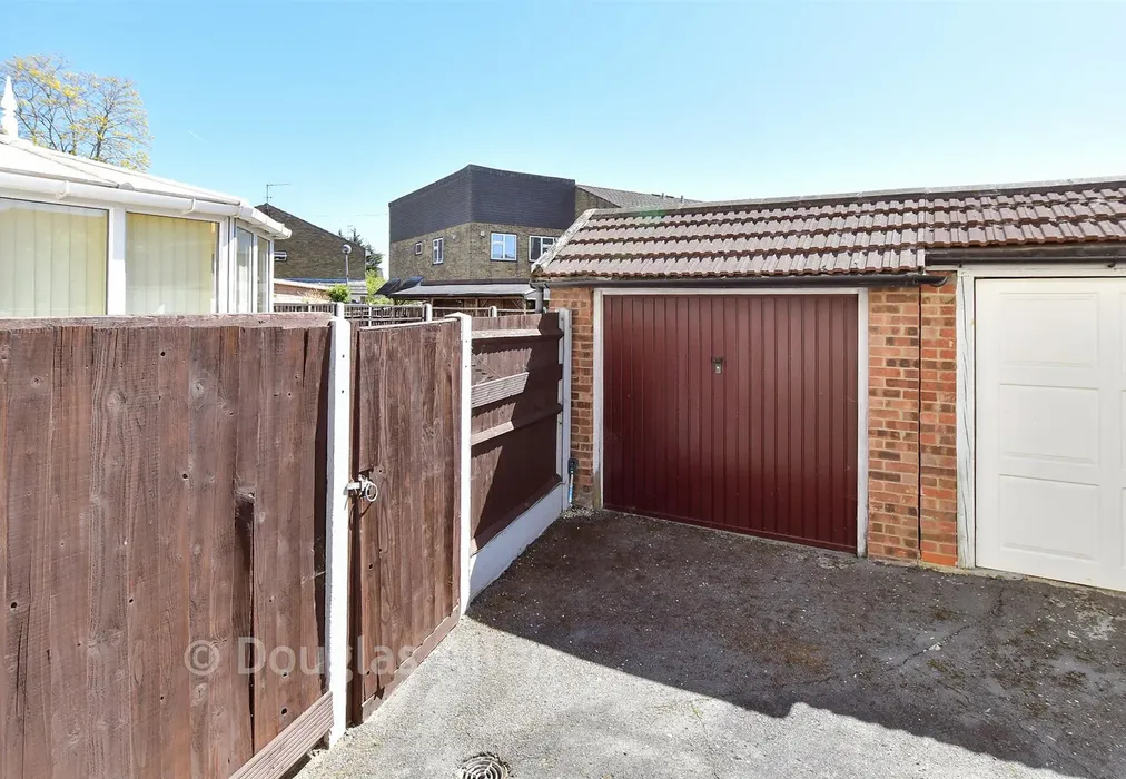 Garage - Carnforth Gardens, Elm Park, Hornchurch, Essex - Wards of Kent
