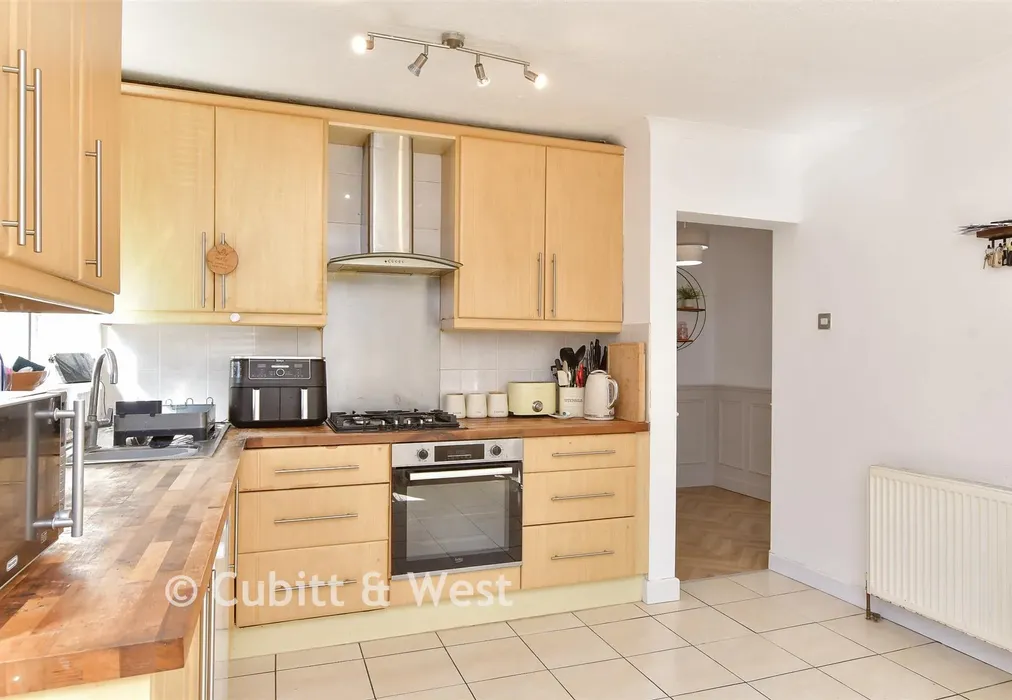 Kitchen - Downs Valley Road, Woodingdean, Brighton, East Sussex - Wards of Kent