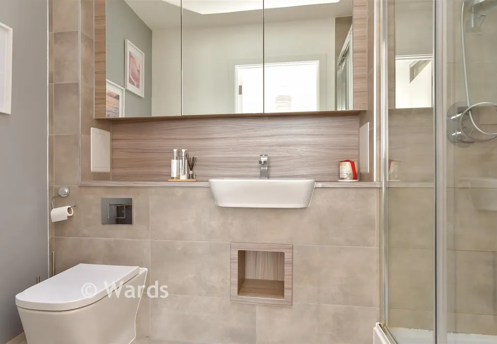 En-Suite Shower Room - Belvedere Road, Rochester, Kent - Wards of Kent