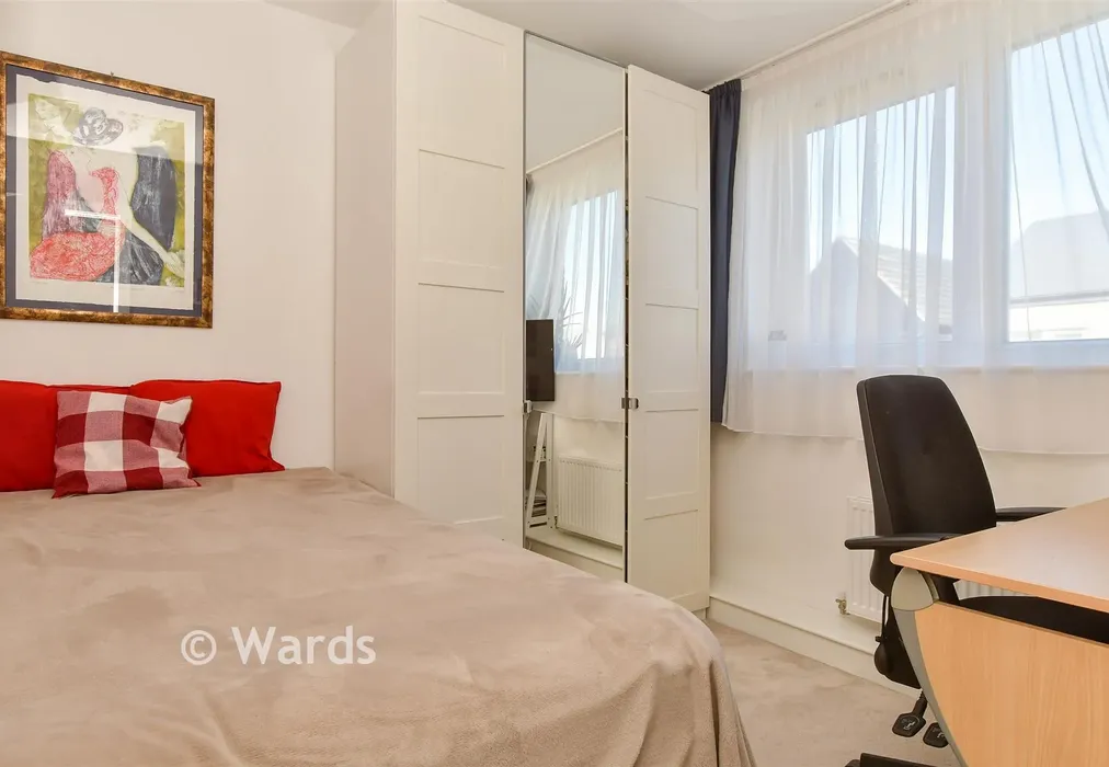 Bedroom 2 - Belvedere Road, Rochester, Kent - Wards of Kent
