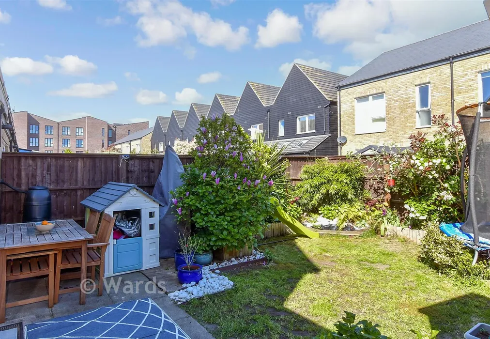Rear Garden - Belvedere Road, Rochester, Kent - Wards of Kent