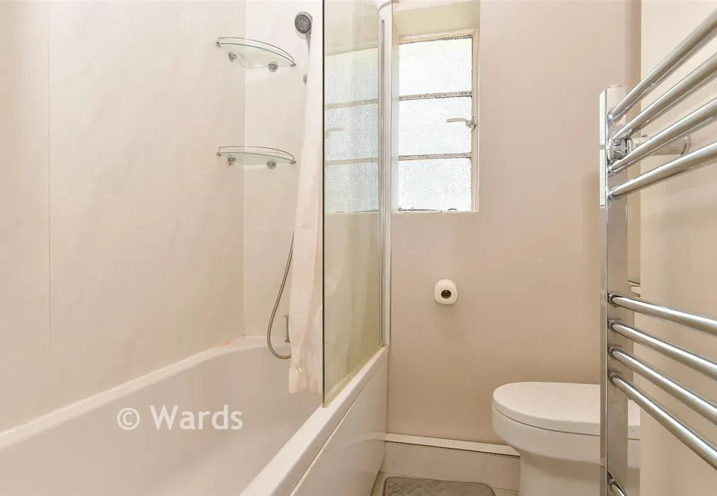 Bathroom - Highstead Crescent, Erith, Kent - Wards of Kent