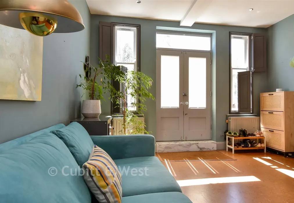 Internal Lifestyle Photograph - Osborne Road, Brighton, East Sussex - Wards of Kent