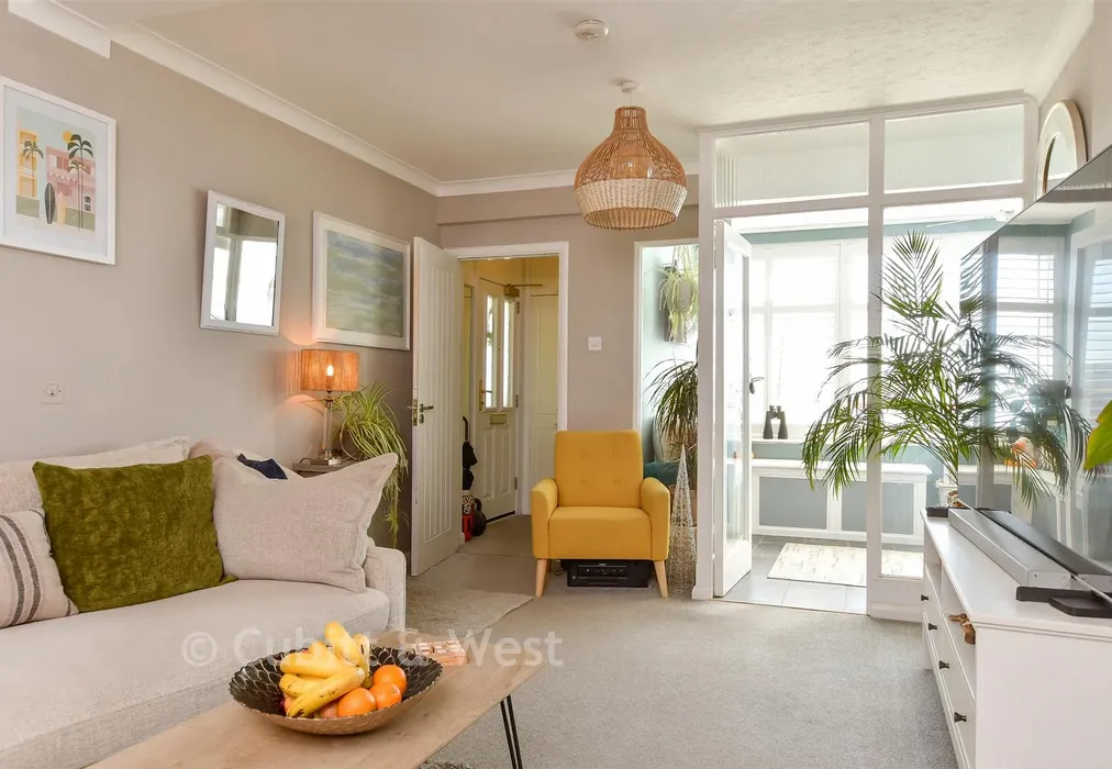 Lounge - Marine Drive West, Bognor Regis, West Sussex - Wards of Kent