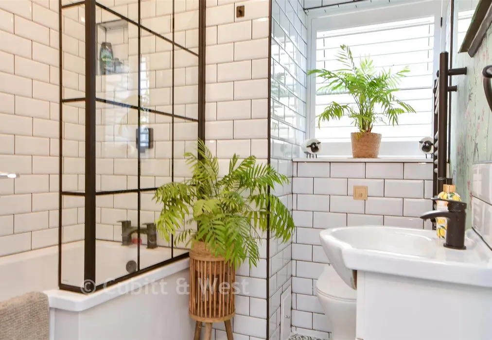 Bathroom - Marine Drive West, Bognor Regis, West Sussex - Wards of Kent