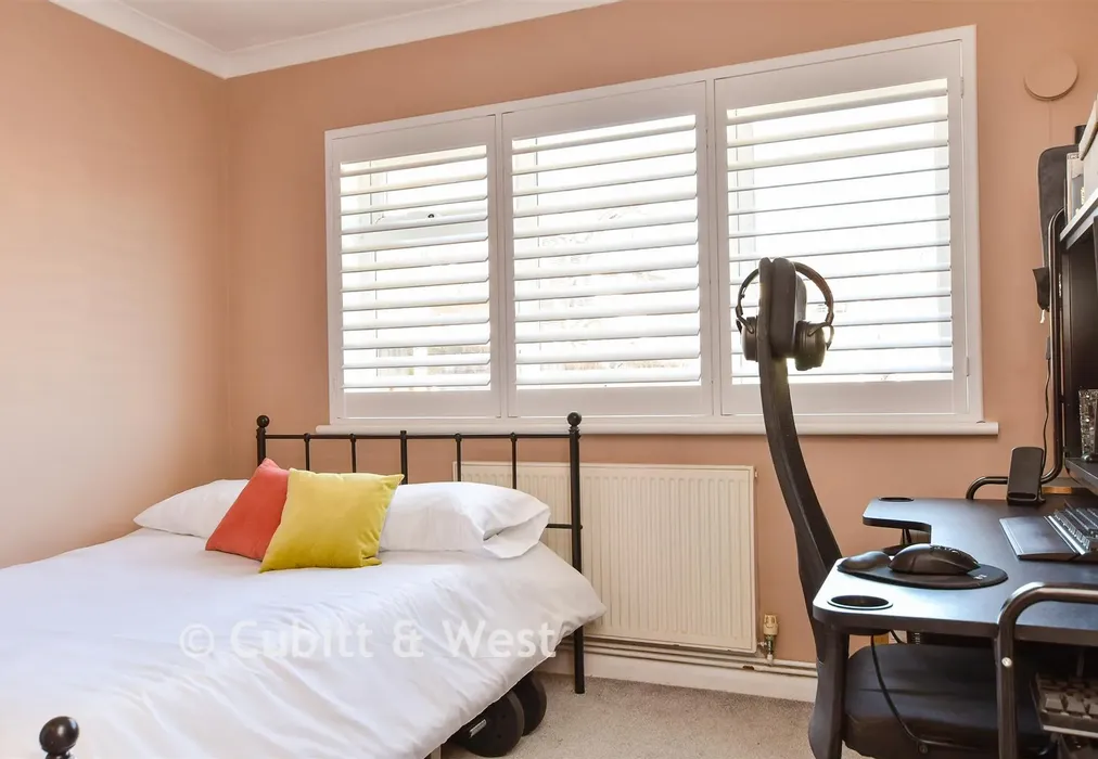 Bedroom 2 - Marine Drive West, Bognor Regis, West Sussex - Wards of Kent
