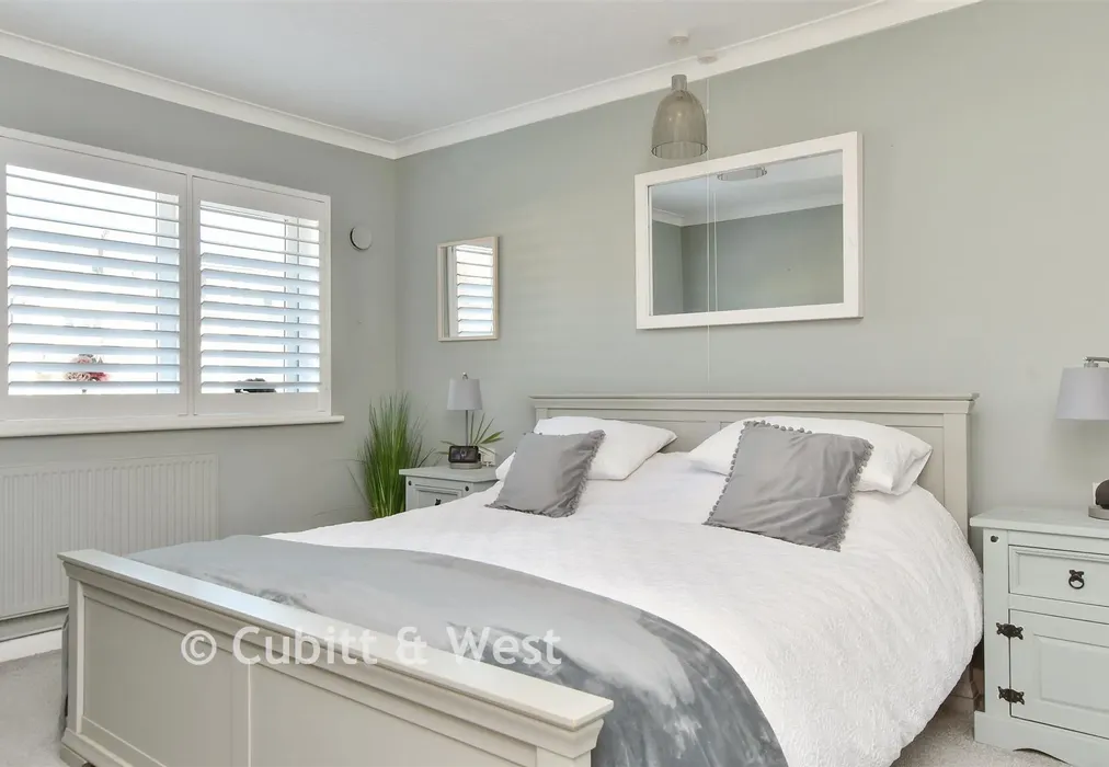 Bedroom 1 - Marine Drive West, Bognor Regis, West Sussex - Wards of Kent