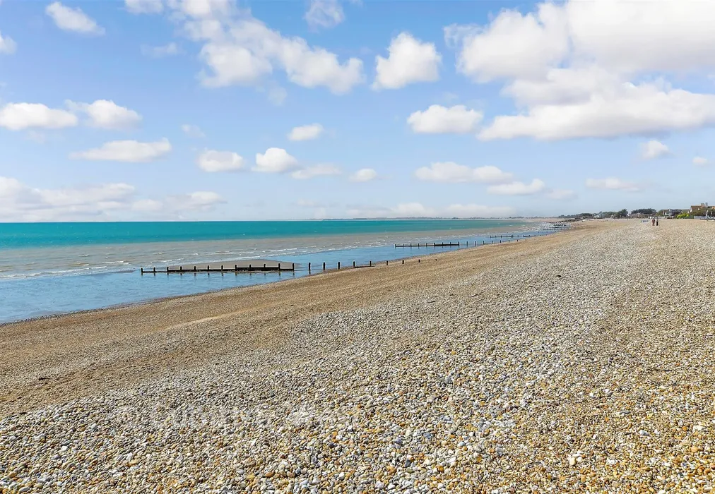 Surrounding Area - Marine Drive West, Bognor Regis, West Sussex - Wards of Kent