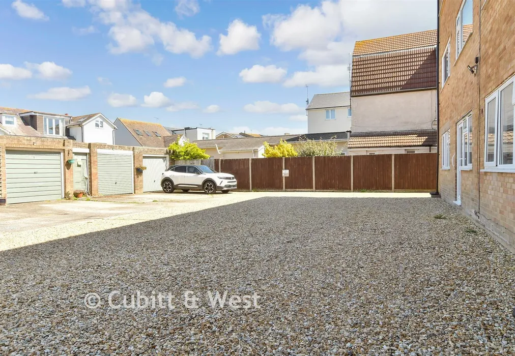 Driveway/Parking - Marine Drive West, Bognor Regis, West Sussex - Wards of Kent